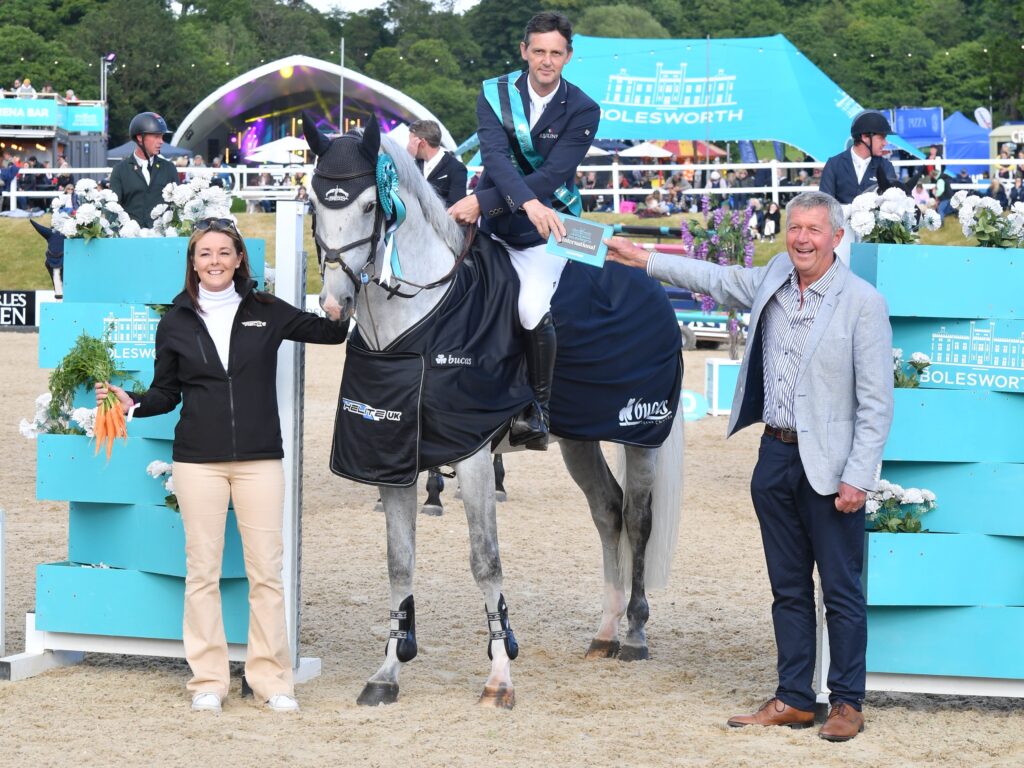 Billy Twomey receiving his award for CSI3* 1.50m Grand Prix Qualifier win.